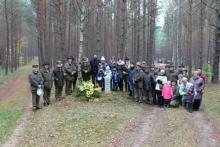 Pamiątkowe kamienie dla zmarłych leśniczych